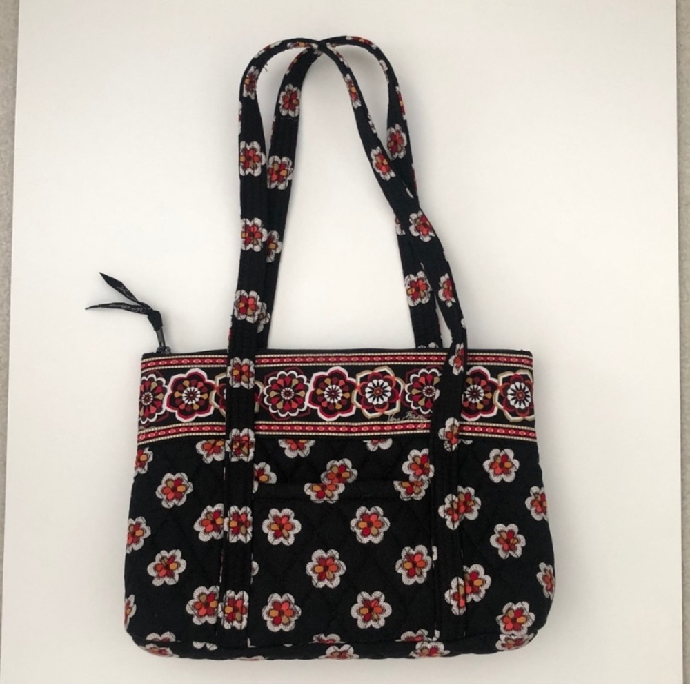 NWOT *Discontinued pattern* Little Betsy Pirouette print zip tote.